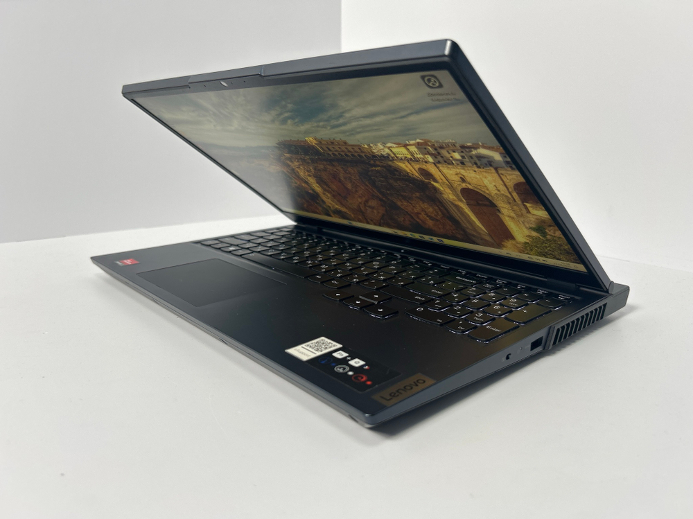 Ноутбук Lenovo Legion 5 15ACH6A (82NW0047RU) 15.6"/AMD Ryzen 7 5800H/RAM 32 GB/SSD 1024 GB/AMD Radeon RX 6600M 8GB/1920x1080/IPS 165 Hz/Windows 11/Подсветка кл-ры:LED/черный. Состояние: Уценка/ дефект корпуса/царапины на корпусе