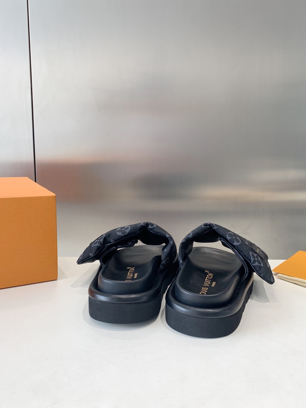 Louis Vuitton Pool Pillow Flat Comfort Mule