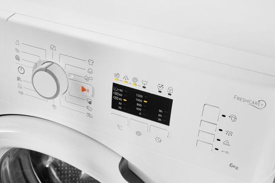Стиральная машина Whirlpool FWL 61252 W