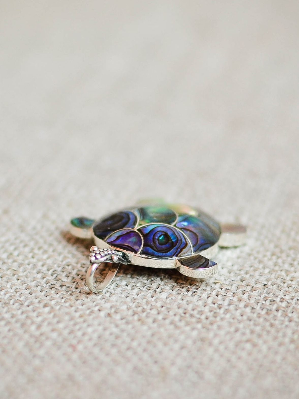 Кулон ЧЕРЕПАХА малый, серебро/цветной перламутр