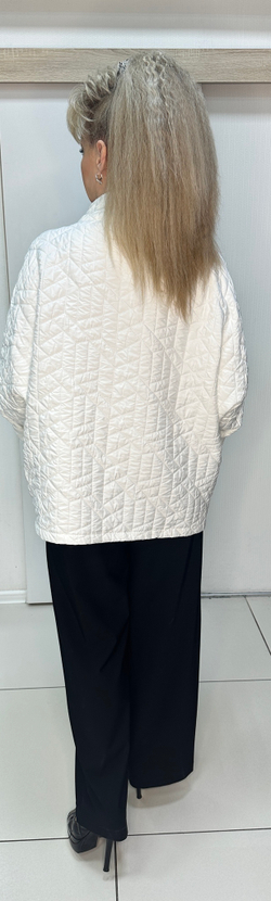 Белая стеганная куртка-жакет "зефирка"