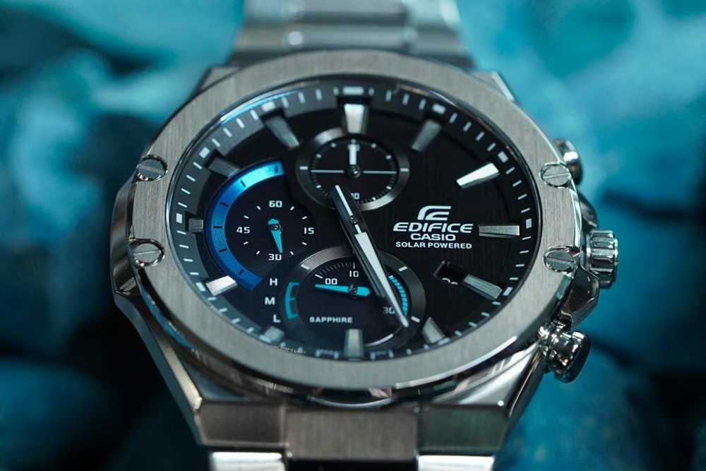 Японские наручные часы Casio Edifice EFS-S560D-1AVUEF с хронографом