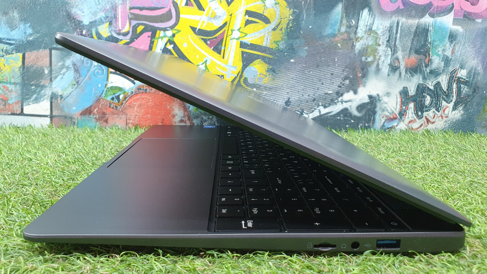 Ноутбук DIGMA Eve 15P417 1920x1080, Intel Pentium J3710 1.6 ГГц, RAM 4 ГБ