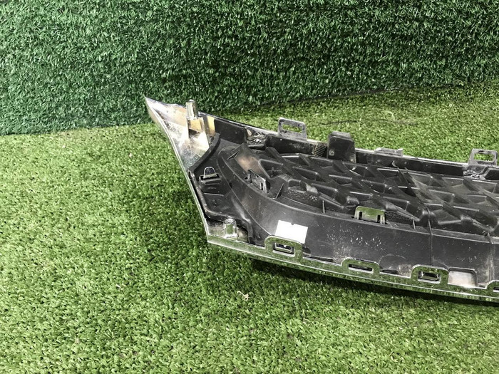 Решетка радиатора KIA Rio 4 X-Line (2017-2020)