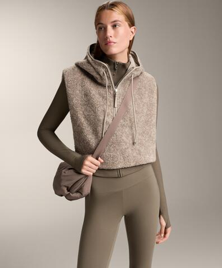 Oysho Жилет из овчины с капюшоном, серо-коричневый меланж