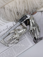 Брошь серебристая Скиапар. "Рука" скидка