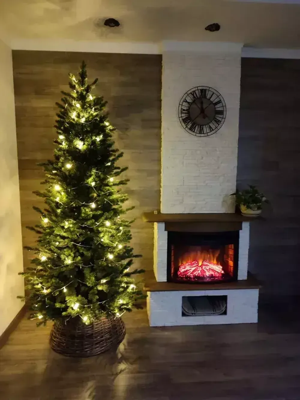 Искусственная узкая елка «Монте» (Литая хвоя) 180 см / 1,8 м