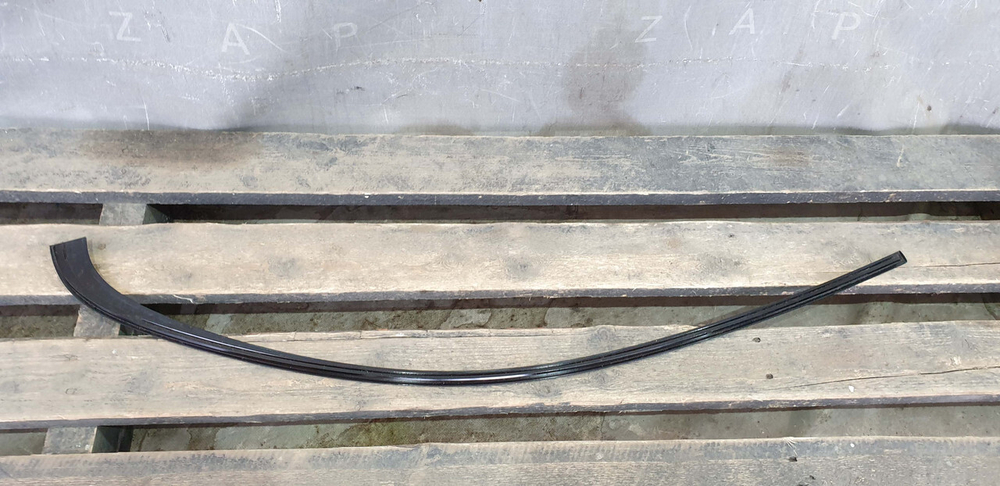 Молдинг двери задней правой Mercedes C (W205) 14-23 Б/У Оригинал A2056900480