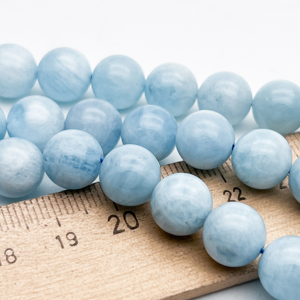 Аквамарин бусины (высокое качество!), диаметр 10,1-10,3 мм, цена за 9 шт (1/4 нити)