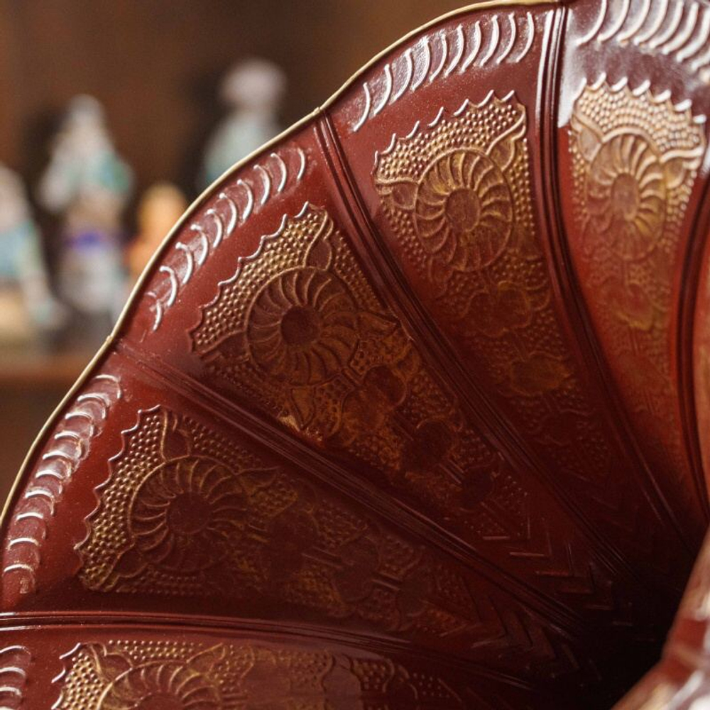 Настольный граммофон в классическом стиле