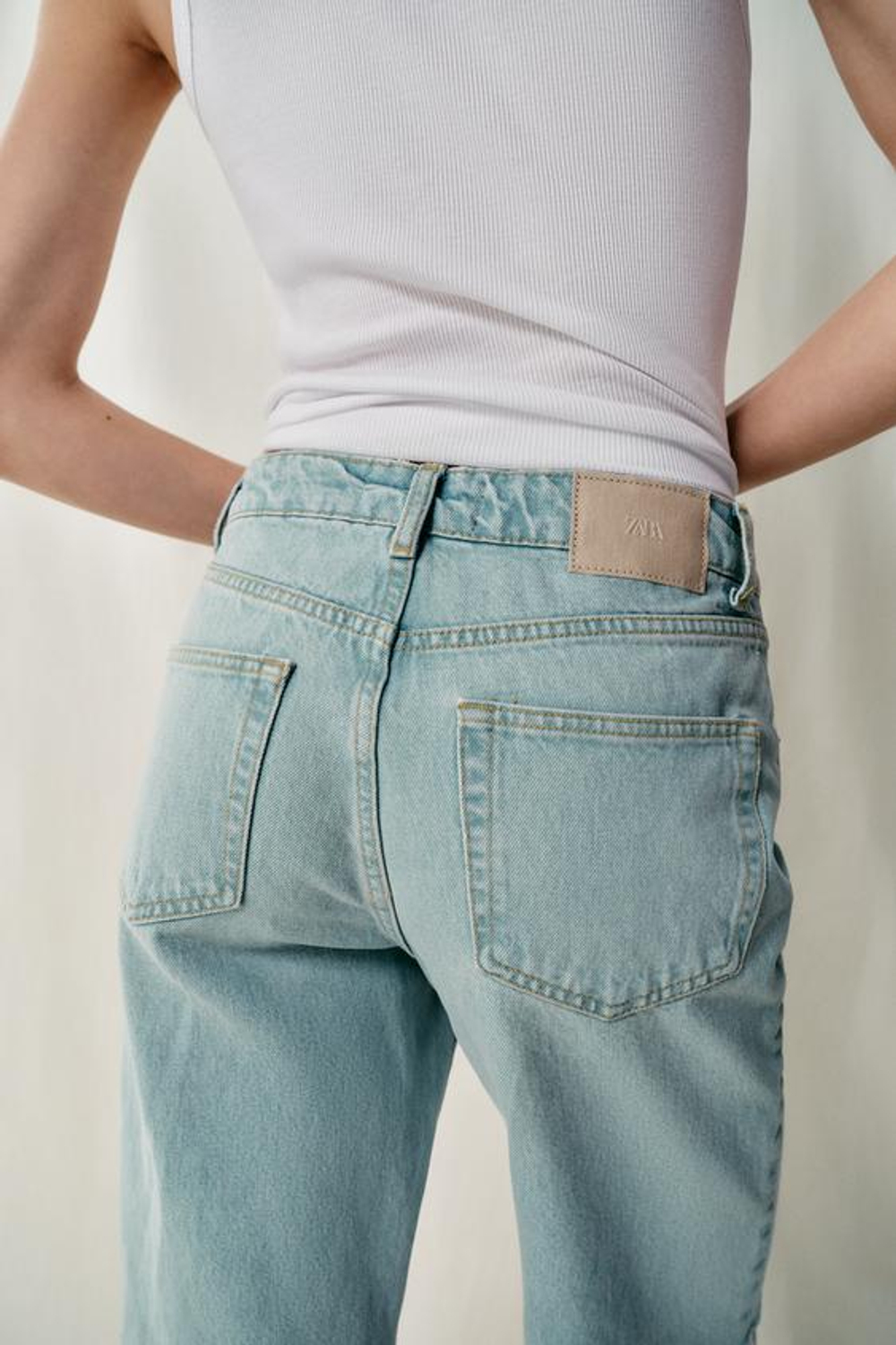 ZARA ДЖИНСОВЫЕ ШОРТЫ Z1975 СО СРЕДНЕЙ ПОСАДКОЙ, ГОЛУБОЙ