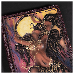 Кожаная обложка на паспорт «Шаманка» (фигура)