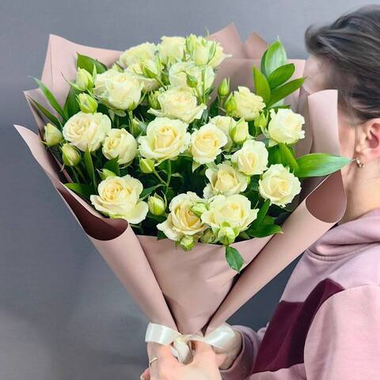 Букет из 5 кустовых роз "Salinero"