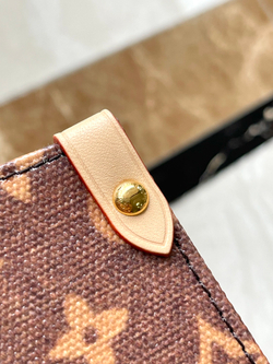 Louis Vuitton Onthego Voyage