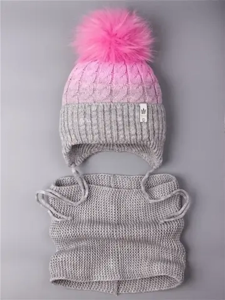 Шапка для девочки зимняя вязаная с помпоном и снуд