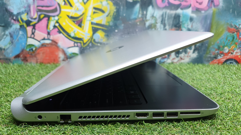 Ноутбук HP A8/6Gb/ M260 2Gb/FHD/Pavilion 15-p204ur (L1S79EA)/Windows 10