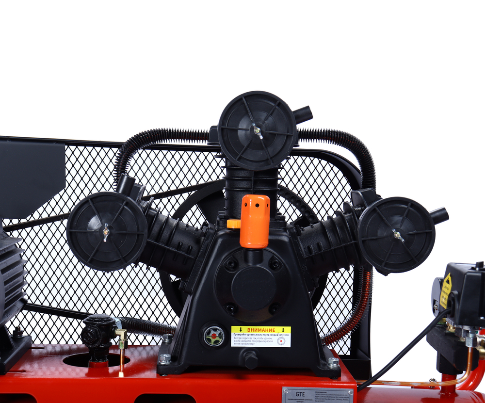 Компрессор пневматический 380В 3.0кВт 8атм. 400л/мин. ресивер-100л ременной GTE