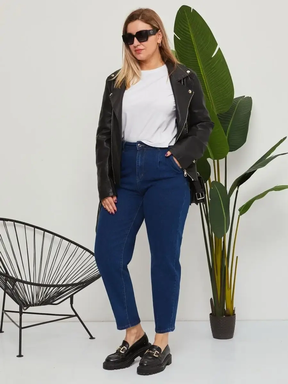 Джинсы с высокой посадкой мом фит бананы