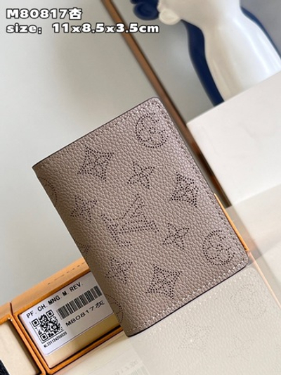 Louis Vuitton Clea Wallet