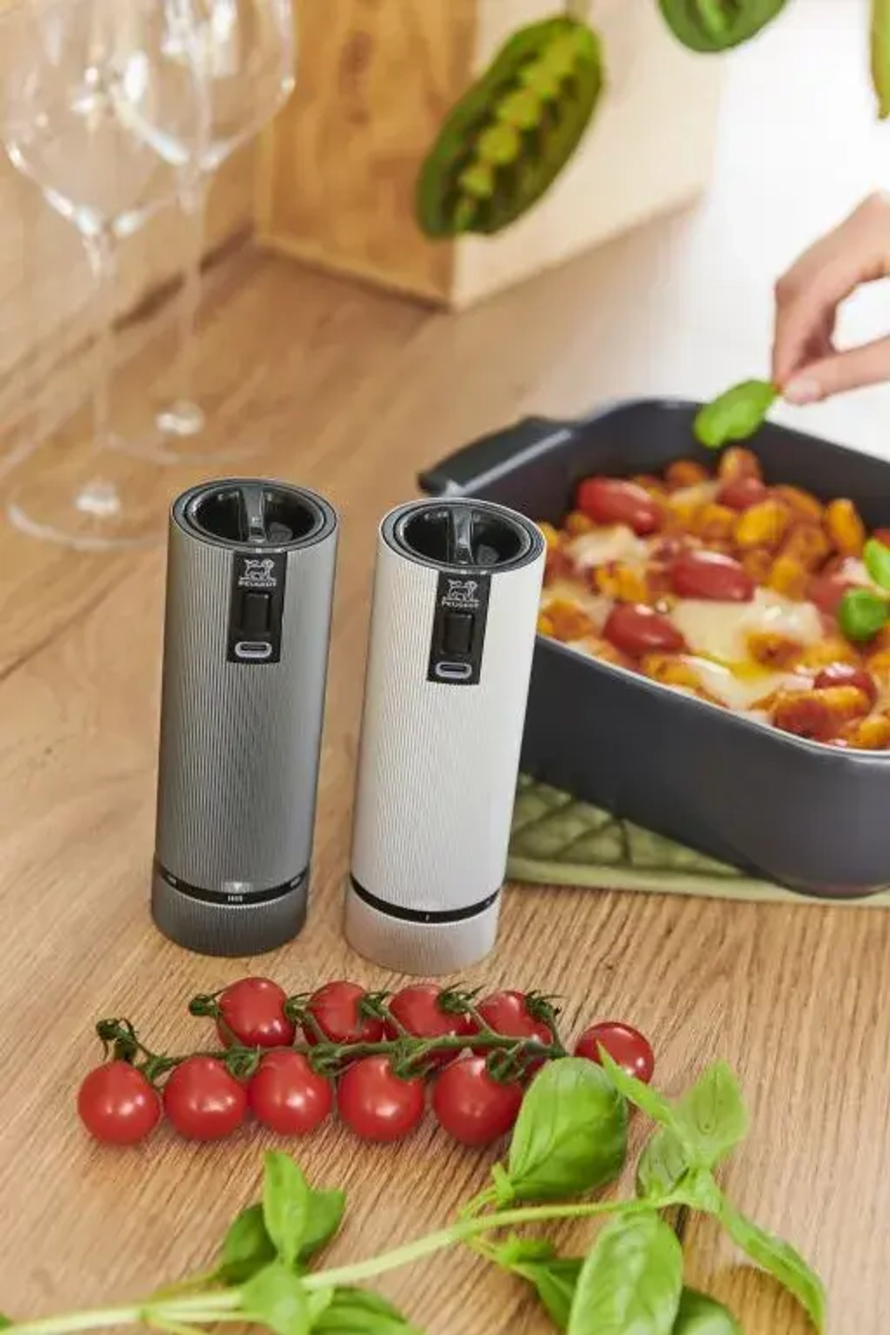 Peugeot Электрическая мельница для соли Line 15 см USB-C