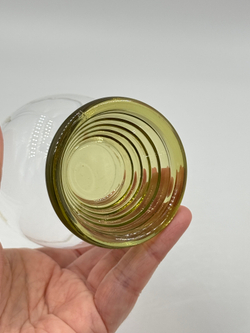 Рёмер на жёлто-зелёной ножке