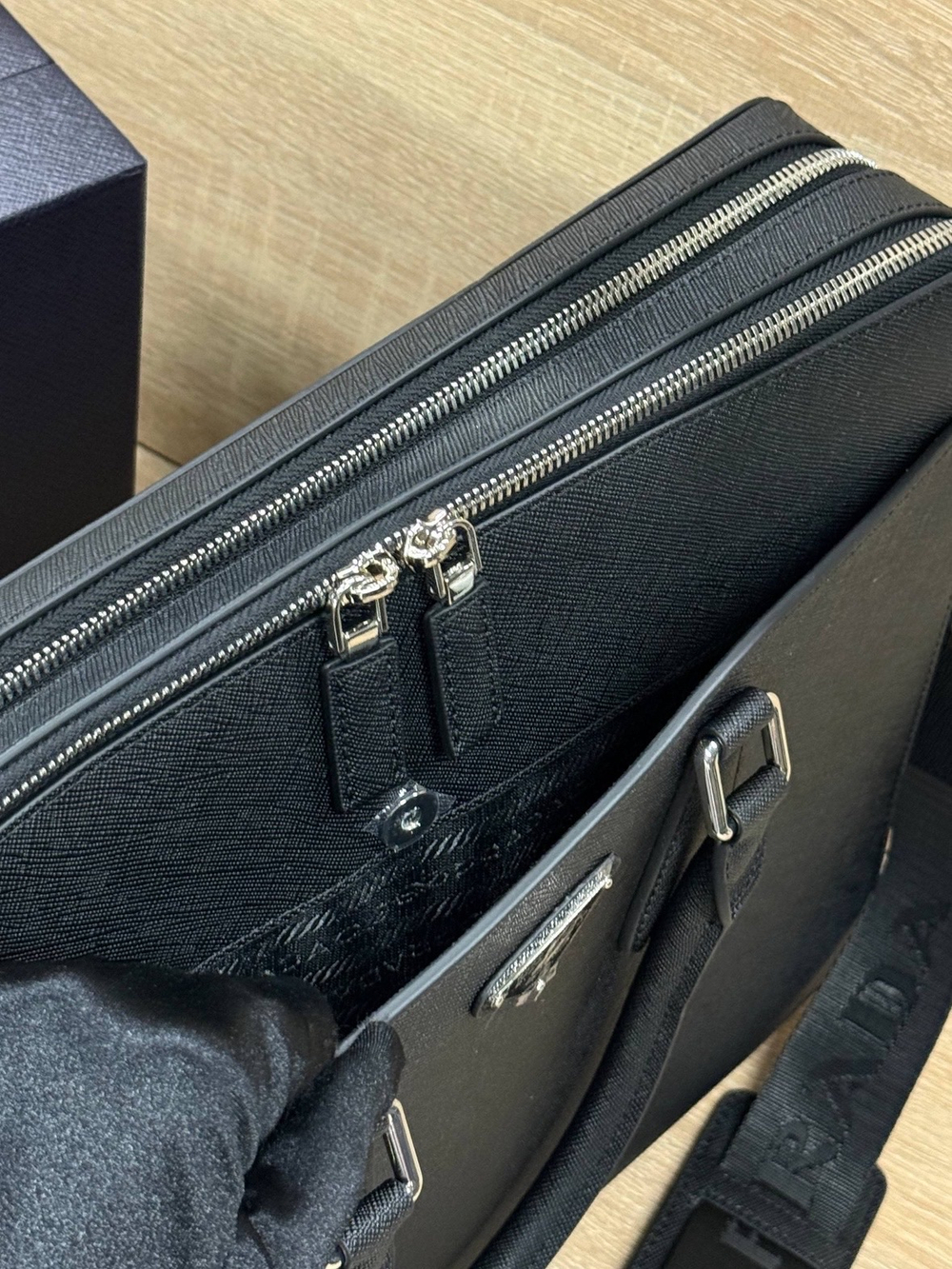 Портфель Prada