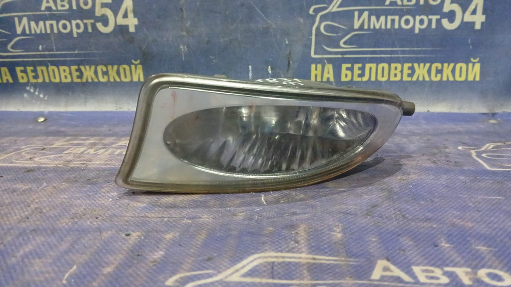 Туманка левая TOYOTA BREVIS 2004