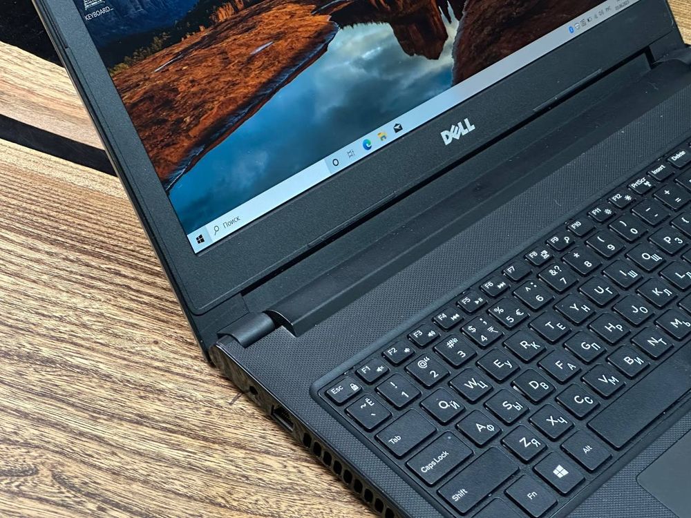 15.6" Ноутбук Dell 3568 (1920x1080, Intel Core i5-7200U, RAM 8ГБ, SSD 256ГБ, AMD Radeon R5 M420 2GB, Win 10 Pro)
