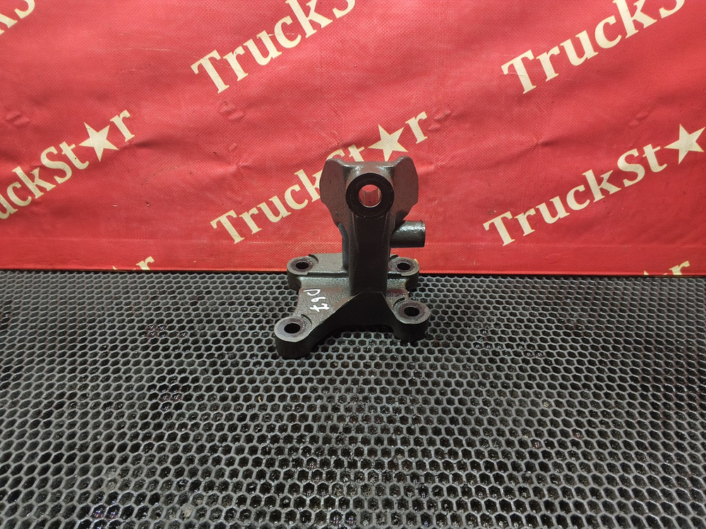 Кронштейн двигателя передний левый 2020г.