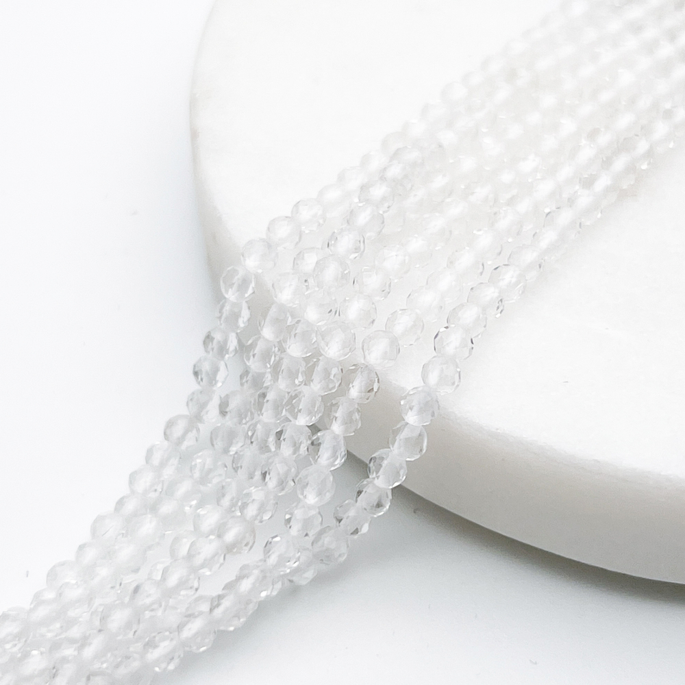 Горный хрусталь граненый бусины, размер около 3-3,2 мм, цена за нить 38 см