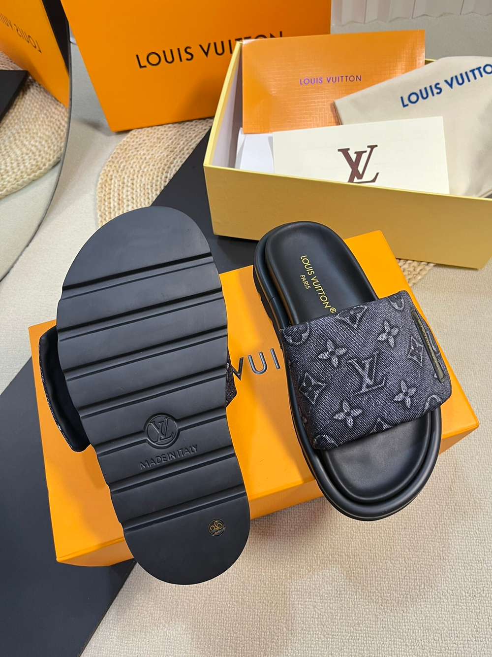 Louis Vuitton Pool Pillow Flat Comfort Mule