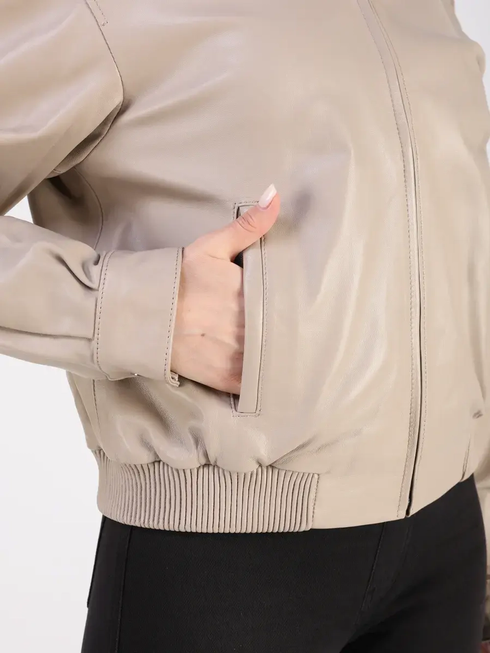 Кожаная куртка демисезонная