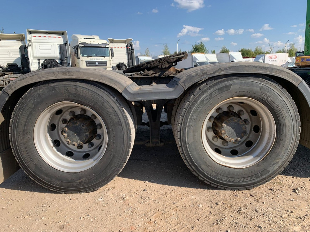 FAW JH6 6x4 Седельный тягач CA4250P25K15T1NE5A80 (Газовый, 12,5 л, 430 л.с., МТ)