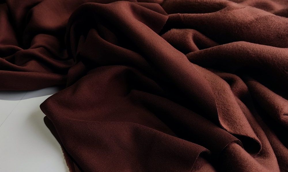 ШОКОЛАД - Трикотаж на меху NIKE SPORT (Елена) (к1 точка краски от кромки 30см)