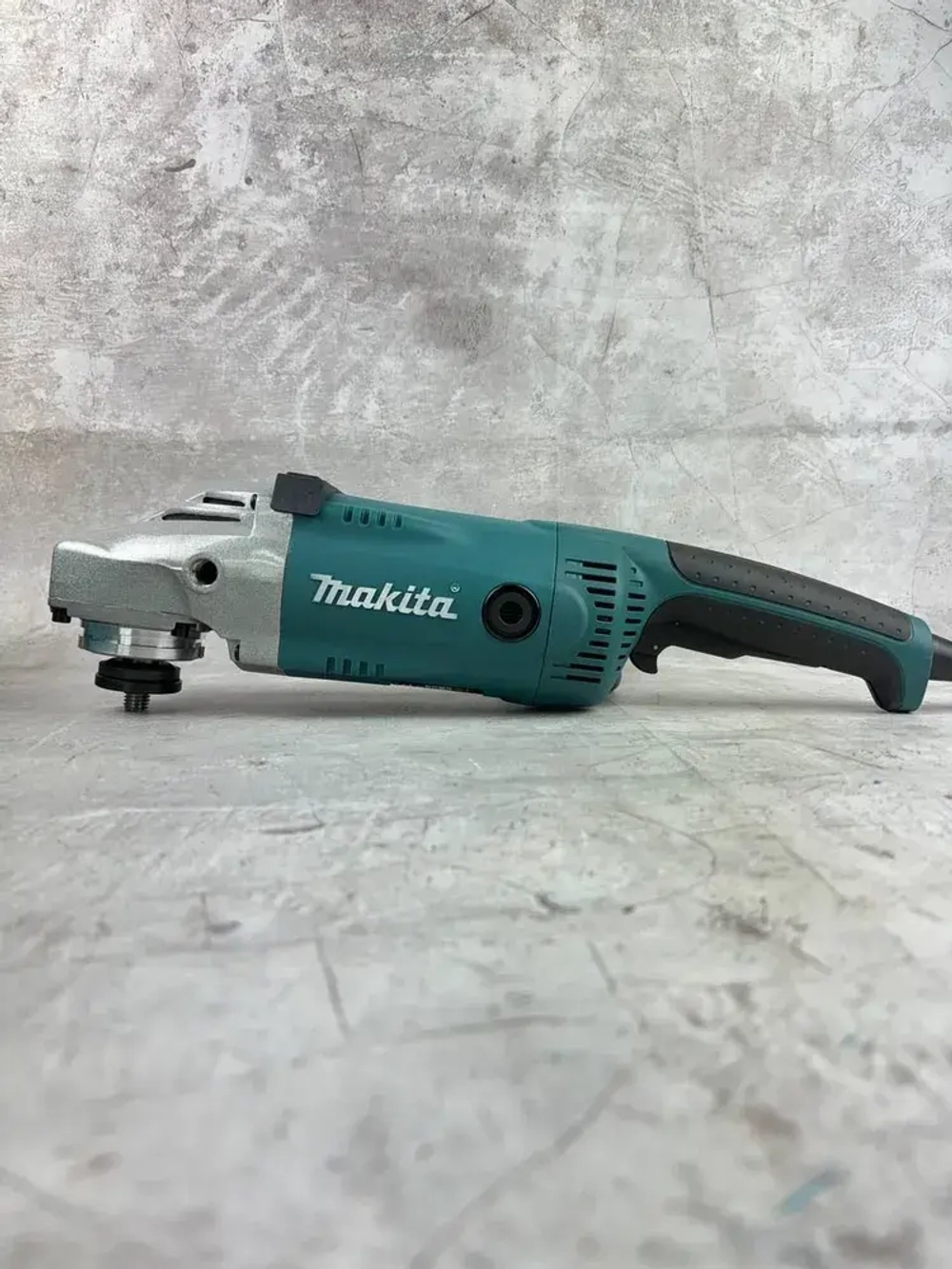 Болгарка Макита 230мм Шлифмашина угловая Makita GA9020