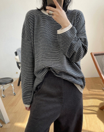 Тонкий свитер с круглым вырезом (чёрный с белыми полосами)