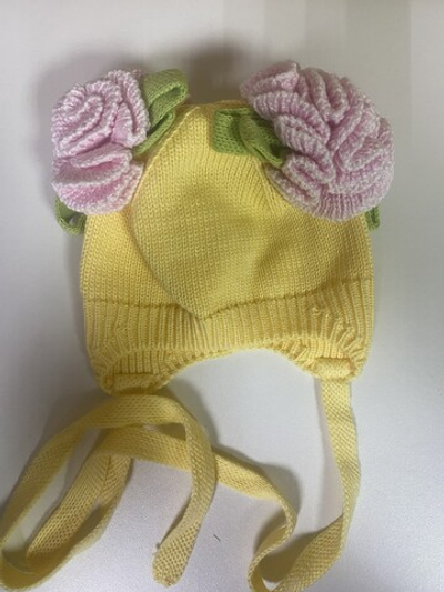 Шапка с двумя большими цветами трикотажная на завязках однослойная на размер 38 (новорожденный), цвет желтый