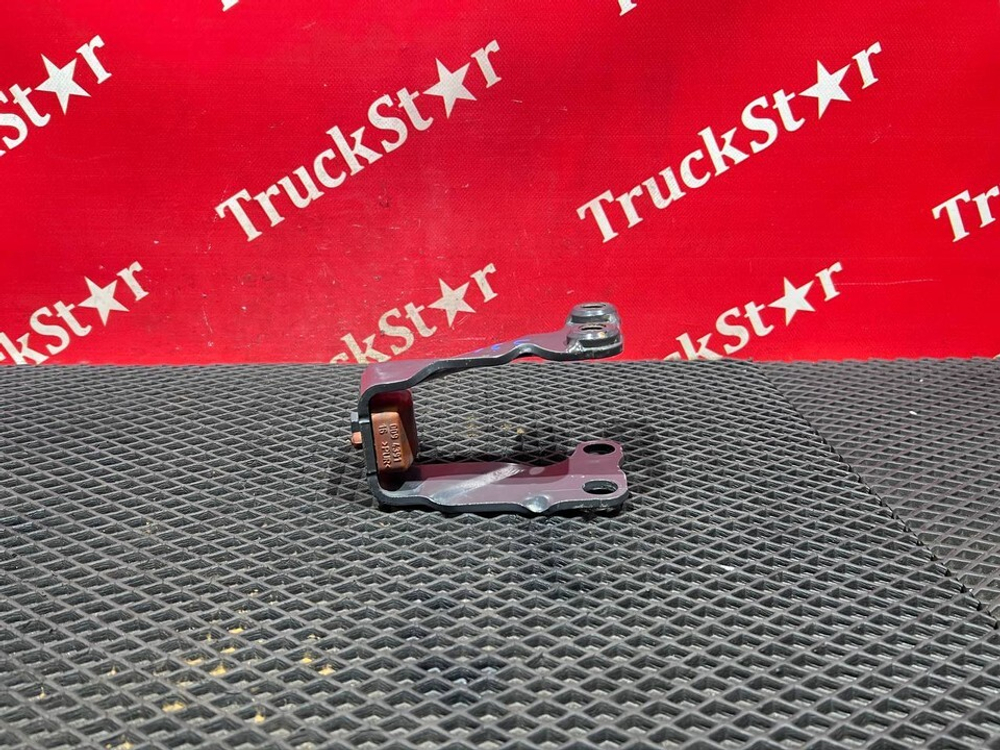 Кронштейн подвески кабины правый