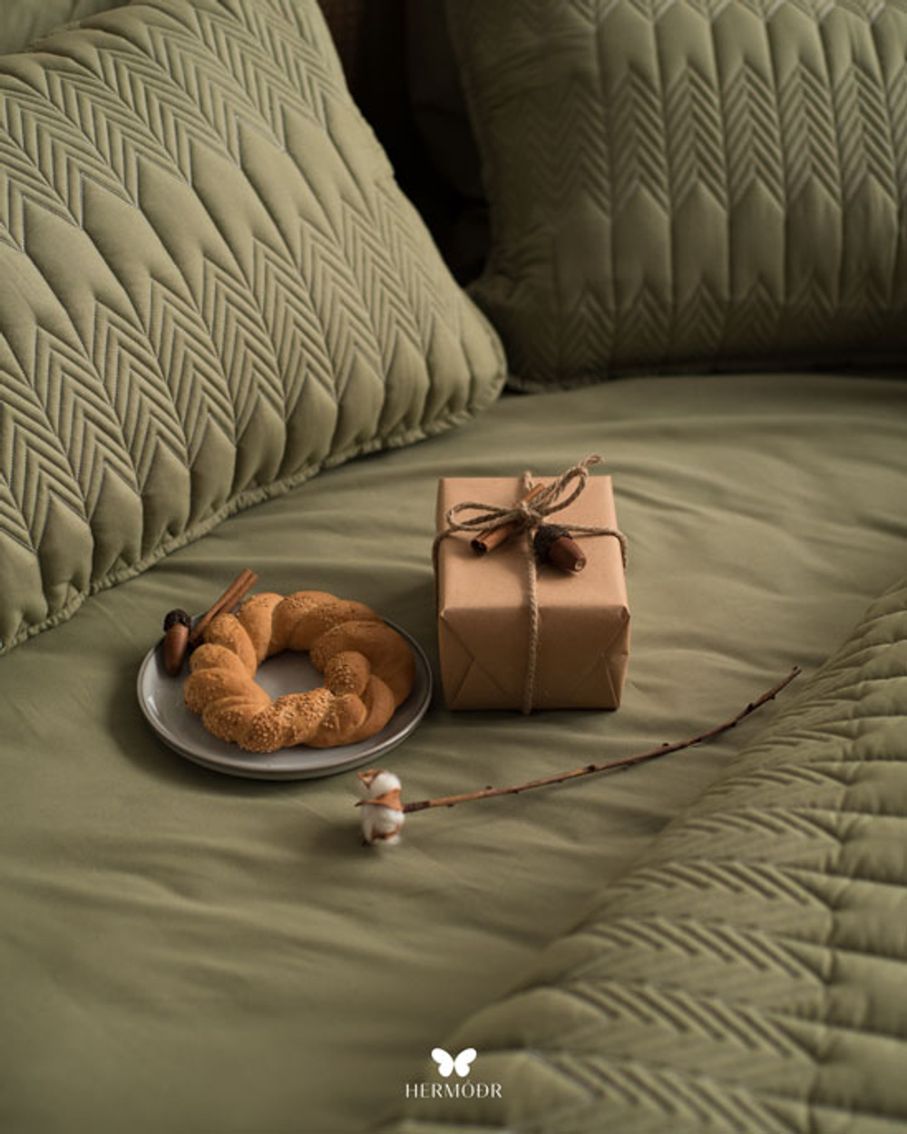 Комплект стеганного покрывала и 2 наволочек Kaj Green Hermodr 130220271 Иран