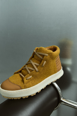 AIRSHOES mustard sherst NEW