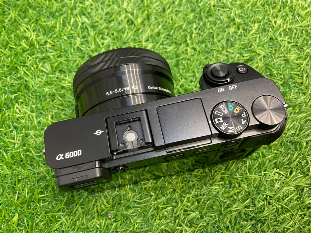 Sony A6000 kit E PZ 16-50mm OSS (50.000 кадров)