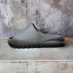 Adidas Yeezy Slide • Black