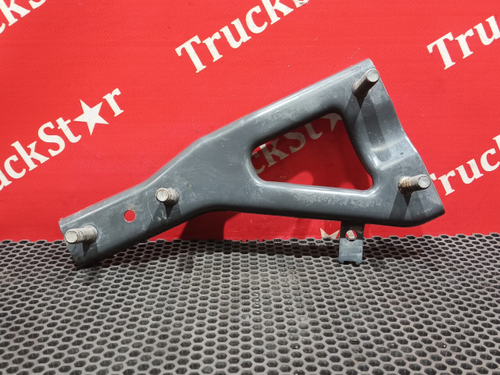 Кронштейн брызговика левого 2019г.