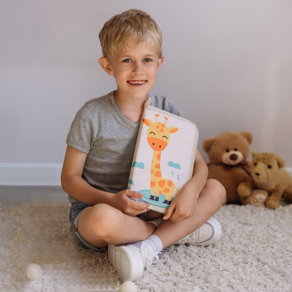 Набор для детского сада: кармашек, коврик, наклейки. Жираф