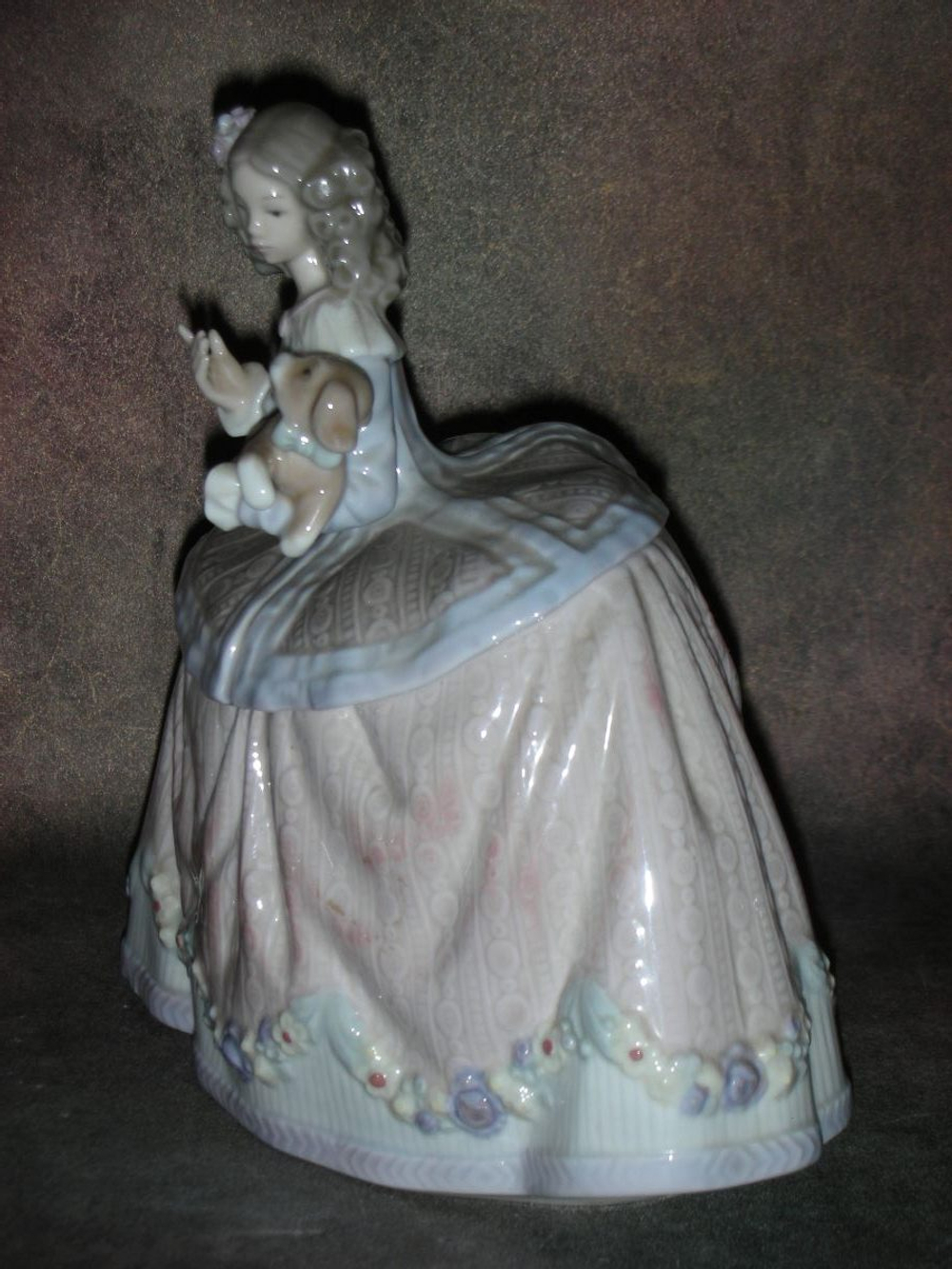 Статуэтка. Фарфор. Девочка Пилар со щенком. Lladro. Испания