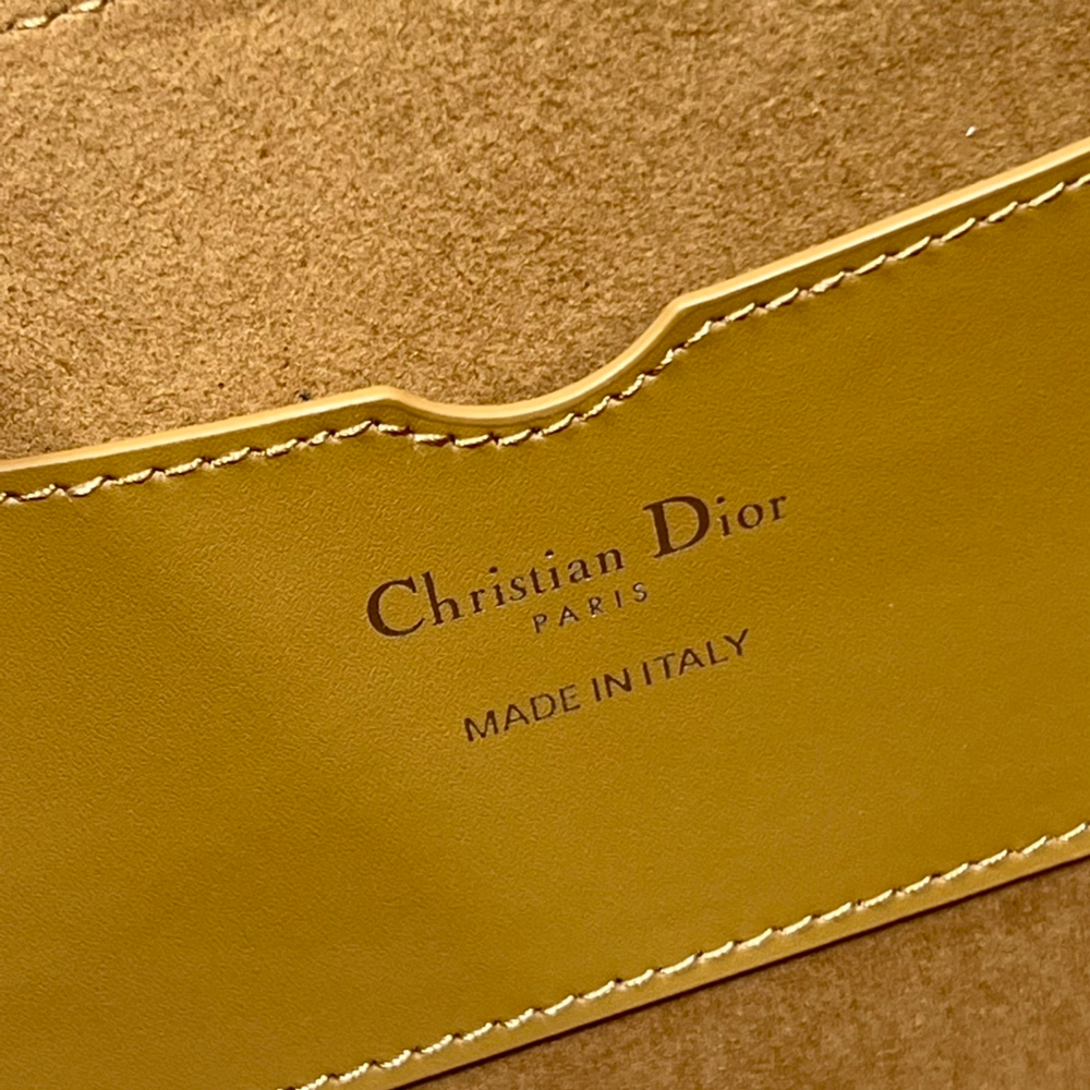 Christian Dior 30 Montaigne Avenue Bag
