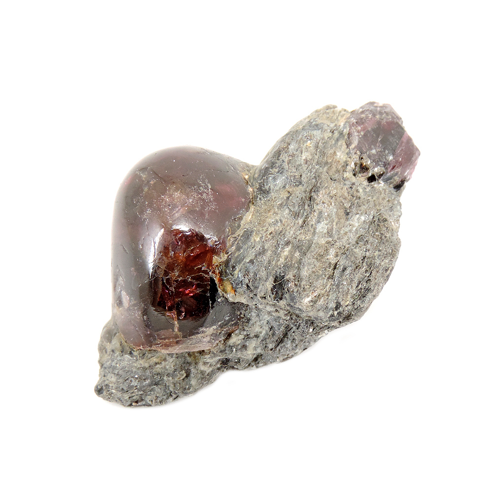 Гранат альмандин в породе(полировка) асс.