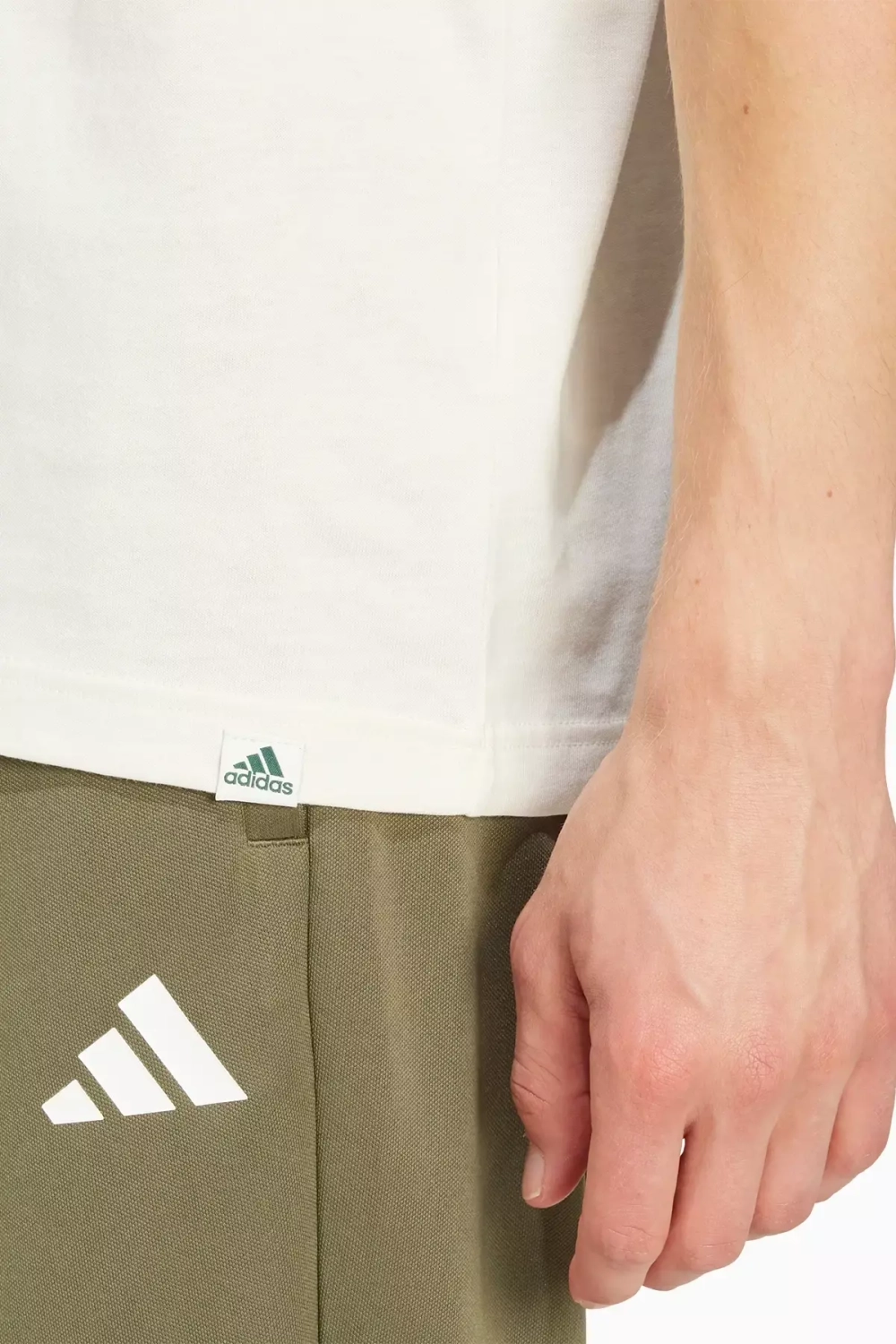 Футболка adidas Growth Sportswear Graphic