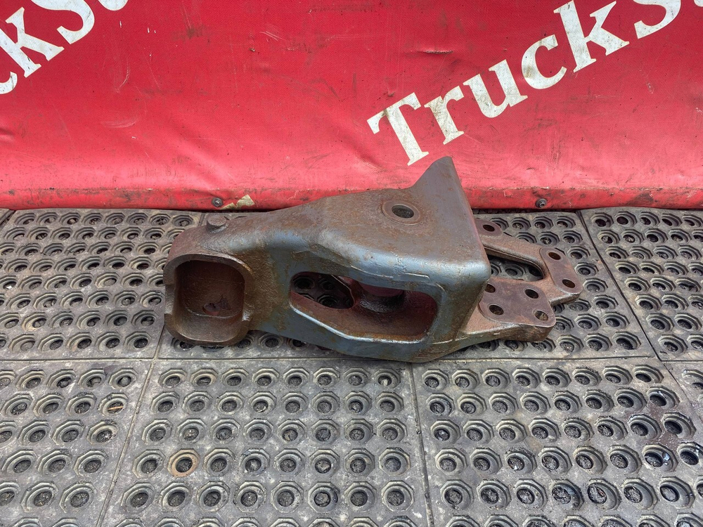 Кронштейн рессоры передней левый