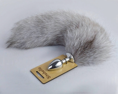 Серебристая анальная пробка с натуральным хвостиком (Цвет: серебристый)